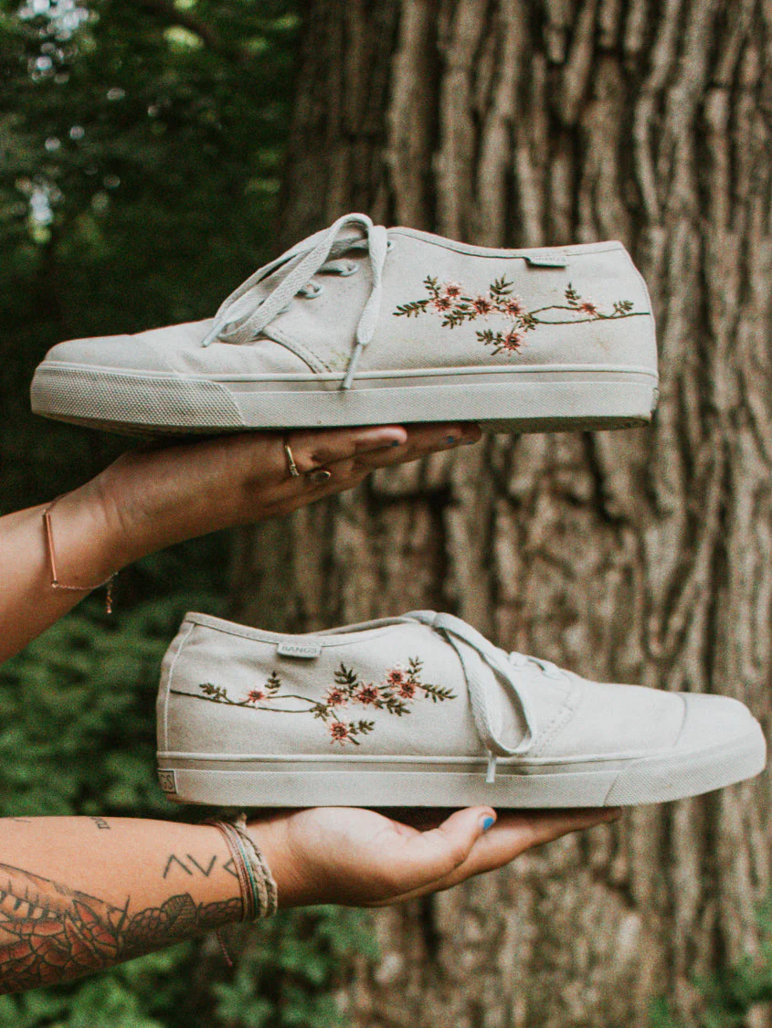 London Fog Floral Low Top - Image 13