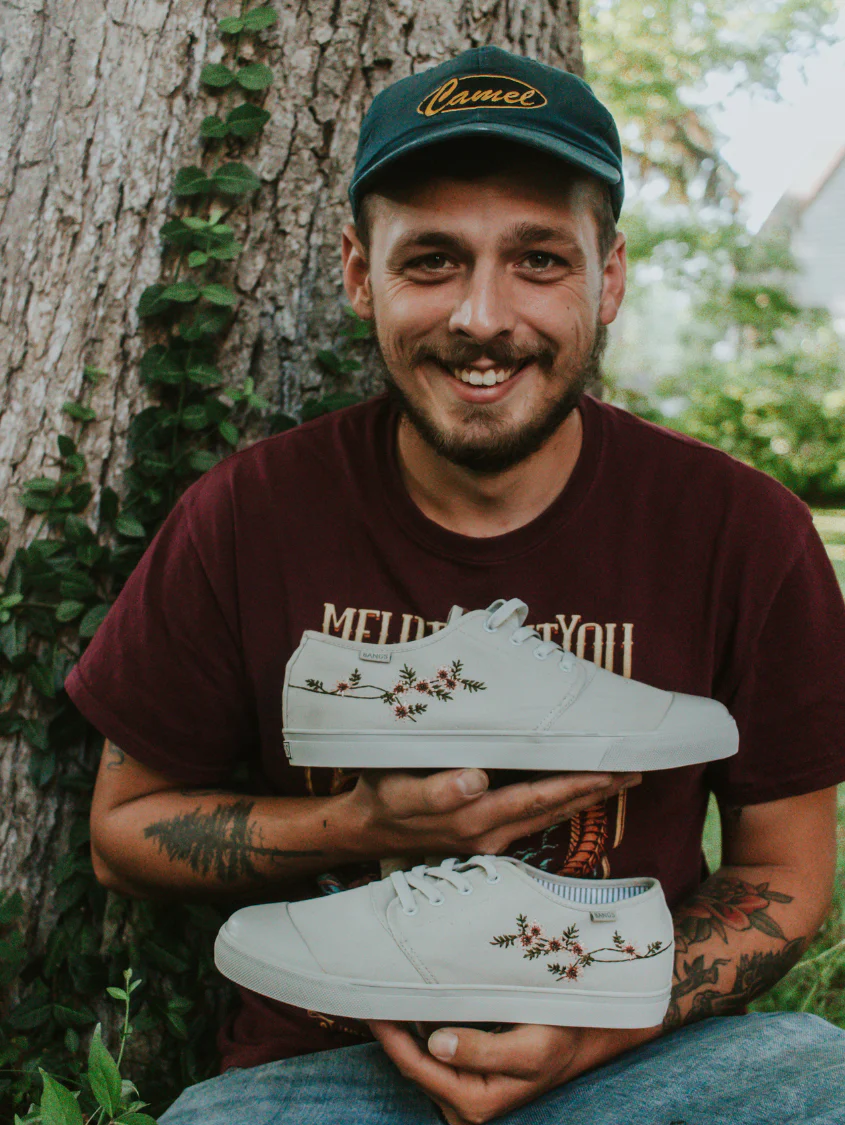 London Fog Floral Low Top - Image 26