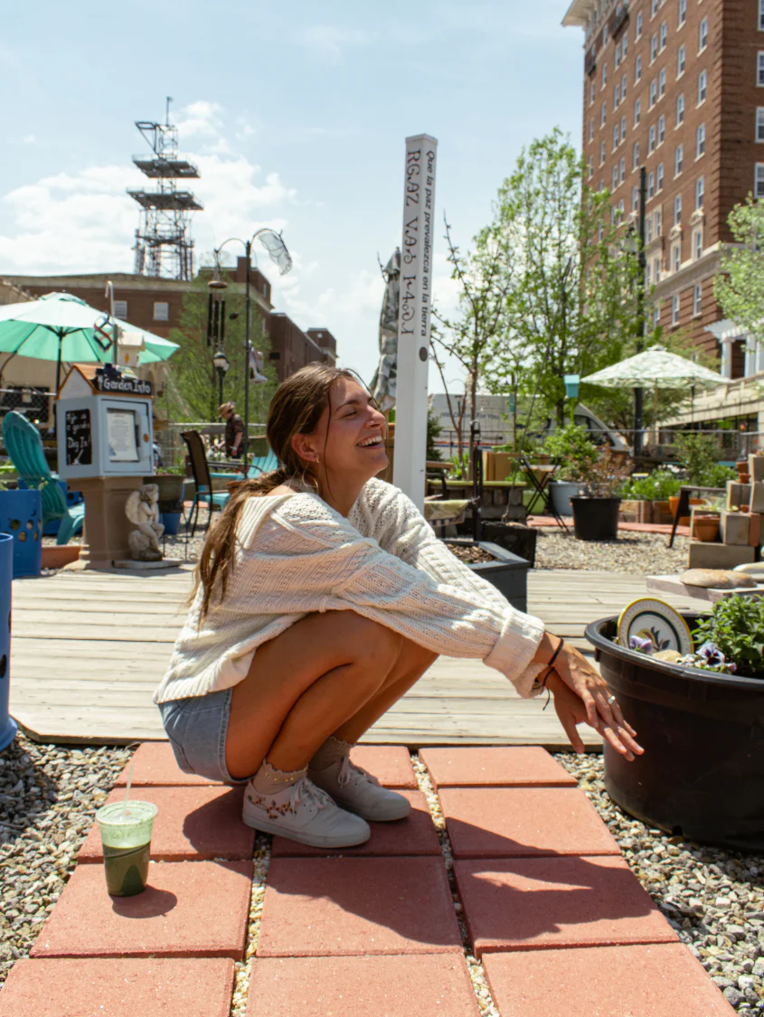 London Fog Floral Low Top - Image 3